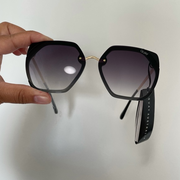 SOLD NWT quay Australia VIP Sunglasses - Picture 3 of 3
